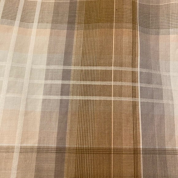 Tommy Bahamas- long sleeve - very good condition. Size Medium - Picture 2 of 4